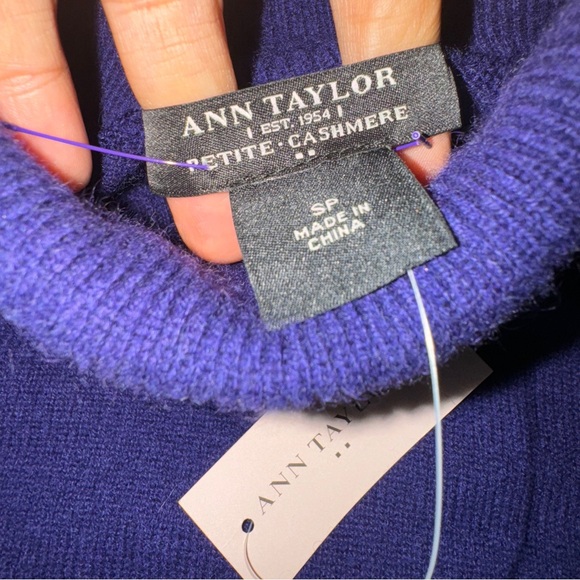 NWT Ann Taylor Cashmere turtleneck - Picture 3 of 6